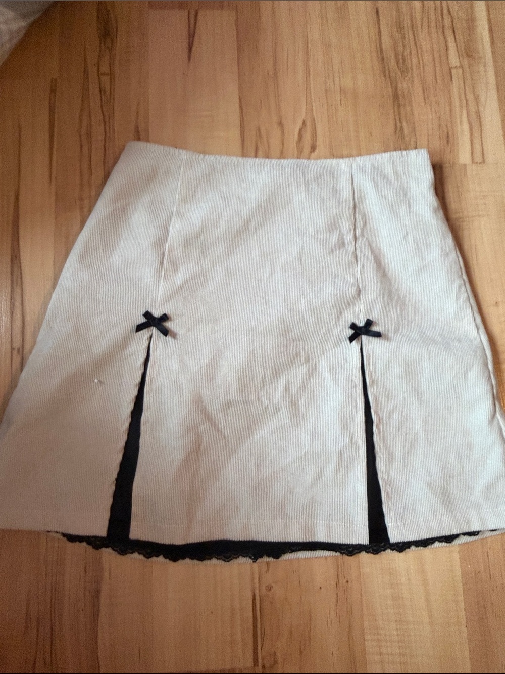 SHEIN Cream Mini Skirt with Black Lace & Bow Details